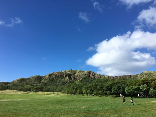 ダイヤモンドヘッド。登るのは断念しました。次は登りたい。