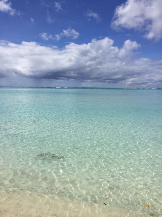 ホテル前のビーチ。