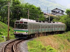 御花畑から秩父鉄道で白久まで移動します。
急カーブが続く区間で電車はゆっくりと走ります。