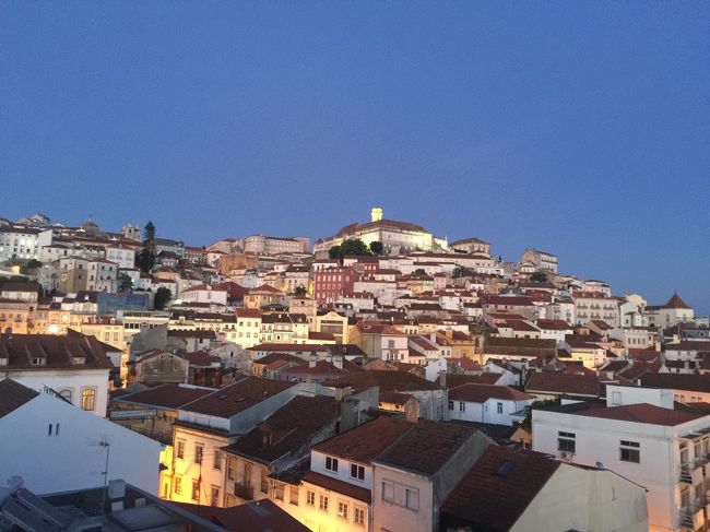 ホテルでのんびり。このホテルの良いところは、屋上からの眺めが素晴らしい事。<br />日の入りの時間に屋上に上がってみます。