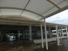 フェリーの時間に合わせたシャトルバスに乗って
小浜港に向かいました。