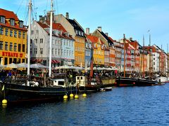 Nyhavn（ニューハウン）

ついにキタ――(ﾟ∀ﾟ)――!!コペンハーゲンと言えばチボリかこのニューハウンが思い浮かぶのでは？あぁぁあと人魚姫？（笑）

とにかく運河沿いにカラフルな建物がぎっしりと並ぶ様は圧巻だ。