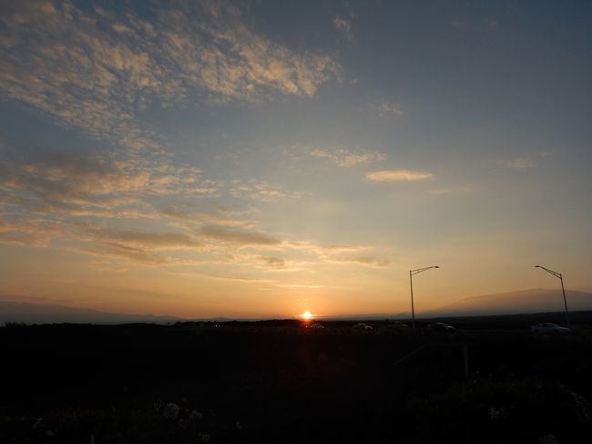 今週のハワイ島は、天候不良のマークが続いていたので、取り敢えずsunriseが見れて一安心です。。<br />ワイコロアの晴天率は、とても高いのでリゾートエリアになったそうです。。マウナケア山の山頂にある観測施設が見えたのも幸運でした。