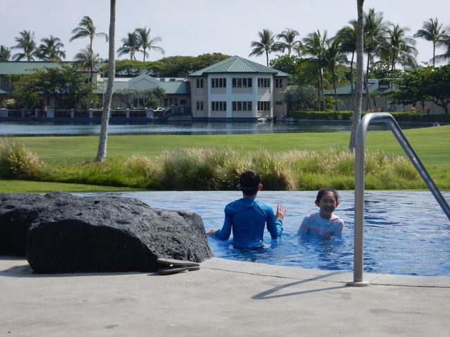 午後はプールでマッタリ。。