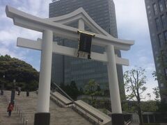 次の日は赤坂から東京駅まで散歩。
これは出世運、恋愛運のパワースポット日枝神社。