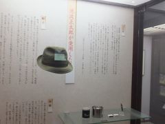 こちらは、「鬼平犯科帳」「剣客商売」「仕掛け人　藤枝梅安」などの人気時代小説を執筆した池波正太郎の記念館です。