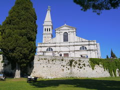 聖エウフェミヤ教会

この教会の塔からの眺めを見たくて♪