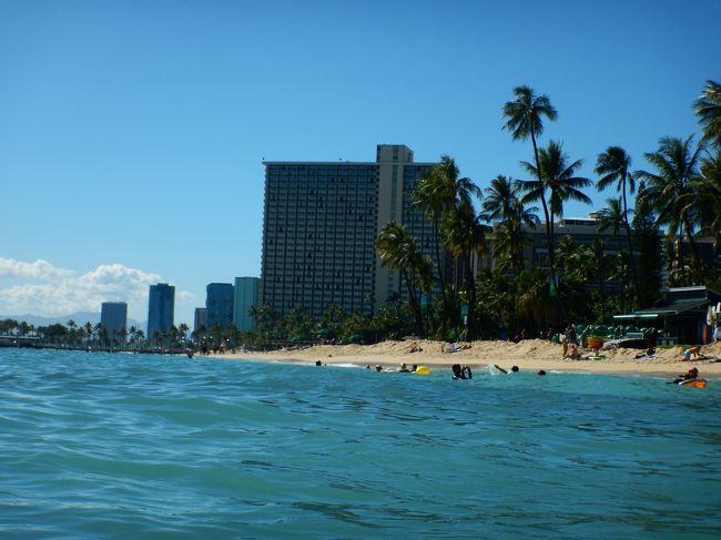 ヒルトンも素敵ですが、ワイキキ銀座にいまいち遠くて。。<br /><br />今回はよく考えると、クヒオビーチに行ったのが徒歩での最長距離です。。