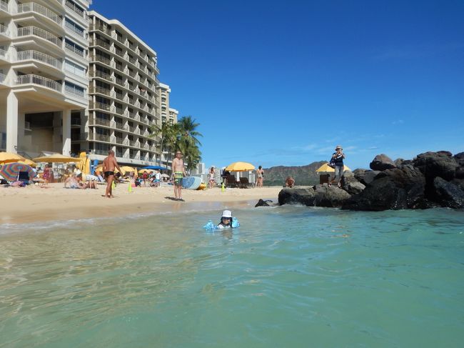 日差しがハワイ島よりきついです。<br /><br />まるで、真夏です。<br /><br />週末の嵐がすべて雲をもっていったようです。まるで台風一過の様相です。。<br /><br />海が気持ち～～い。