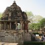 ラージャスターンと北インドの旅　（14）　　　　　　　　カジュラーホー西群の寺院を観る。