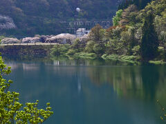 今年も、恒例のGW小旅行・福井へ
岐阜の白鳥インターから下りて158号船へ
九頭龍街道
蛇行して道で、ほとんど信号かなく
止まって写真を撮ろうとしても
木々が邪魔して、思うようなポイント見つからず
気持ちは、焦りながら先へ先へと。