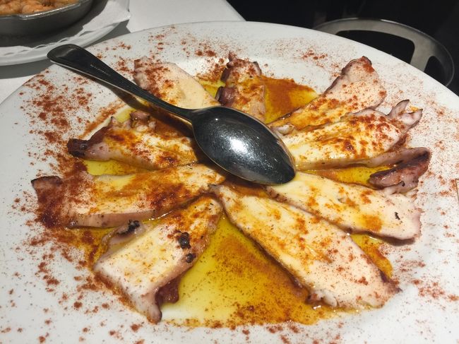 日本で食べるタコと食感が違います。とても柔らかいです。