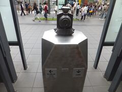 京都駅に到着しました。こんな案内オブジェ？がありました。