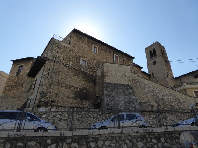 チェラーノ城（ピッコロミニ城）♪<br />周囲の風景