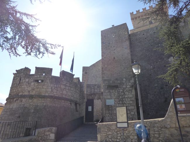 チェラーノ城（ピッコロミニ城）♪