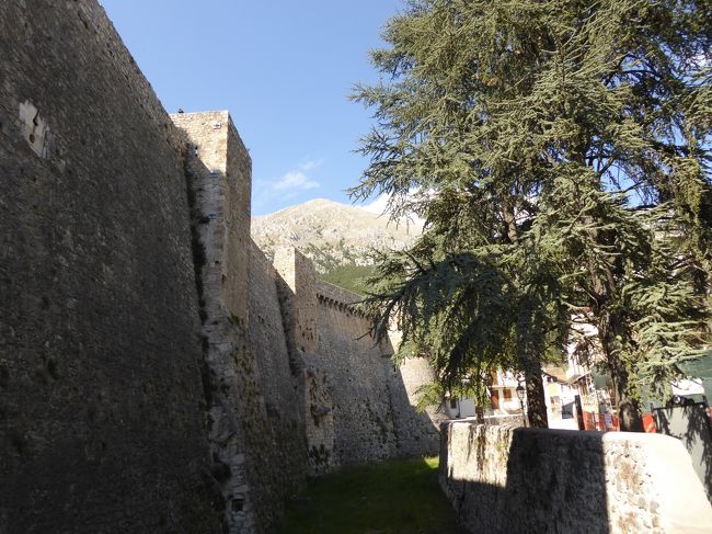 チェラーノ城（ピッコロミニ城）♪