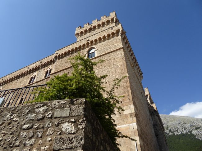 チェラーノ城（ピッコロミニ城）♪