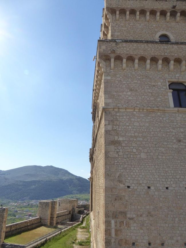 チェラーノ城（ピッコロミニ城）♪