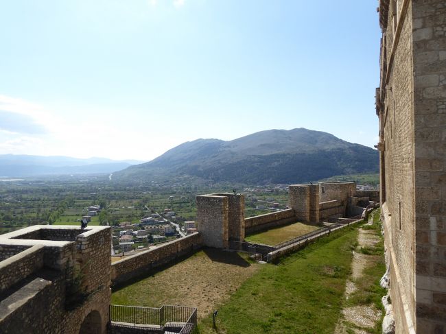 チェラーノ城（ピッコロミニ城）♪