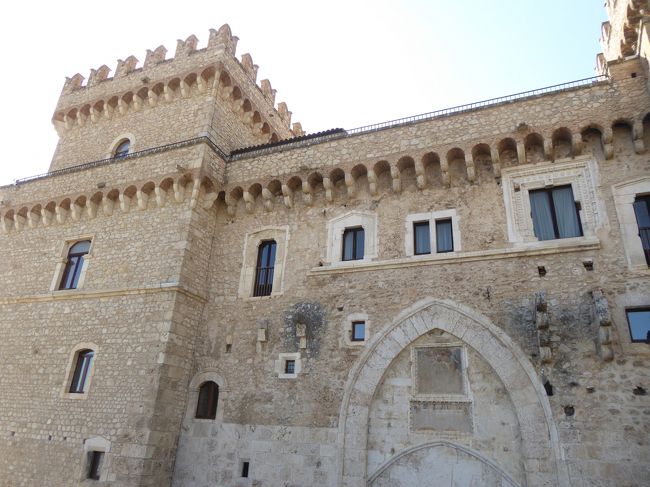 チェラーノ城（ピッコロミニ城）♪