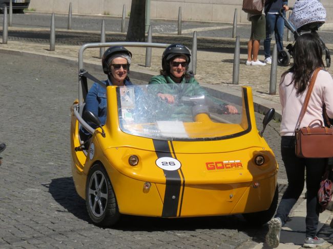 日本ではマリオカートだが、ヘルメットにシートベルト<br />なぜ日本でできないのか