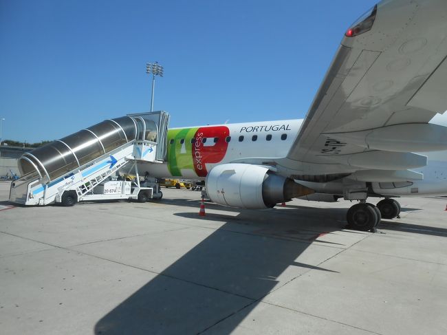 この機材も初めて乗るEmbraer190というブラジルの会社の製造した飛行機<br />私自身は知らない会社だがアメリカのボーイング<br />ヨーロッパのエアバスに次いで世界第3のシェァのある航空機製造会社だとか