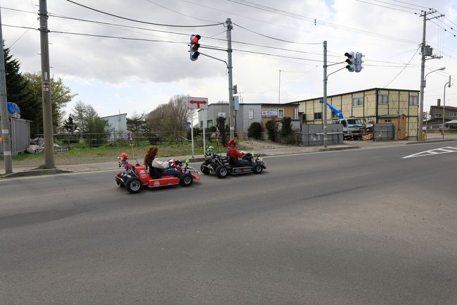 バス待ちの時に某カート（夫婦？）が...。