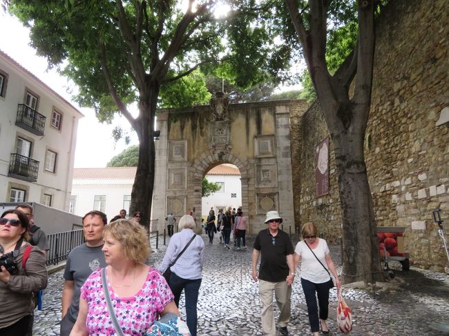 サン・ジョルジェ城に来ました。<br />ここはリスボンカードが使えないので、6.5ユーロのお支払いです。