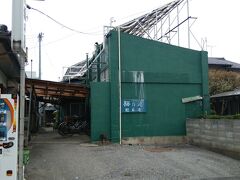 1日目の宿泊は松代。古民家を利用した「布袋屋」というゲストハウスが安かったので泊まることにした。雰囲気も良く、宿の人は地域の歴史にも詳しく、夜遅くまでいろいろとお話を聞かせてもらった。
シャワーはあるとのことだったが、宿泊者のほとんどは近くの温泉に行っていた。私はすぐそばの銭湯に行ってみた。シャワーもない昔ながらの銭湯だったが、温泉施設よりもこうしたところの方が町の雰囲気が感じられて好きだ。