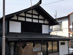 お昼はいつも行ってる洋食屋さん「銀の匙」へ。
GWの為普段より鳴子の町を歩いてる人が沢山いたのですが、こちらも満席で少し待ちました。
