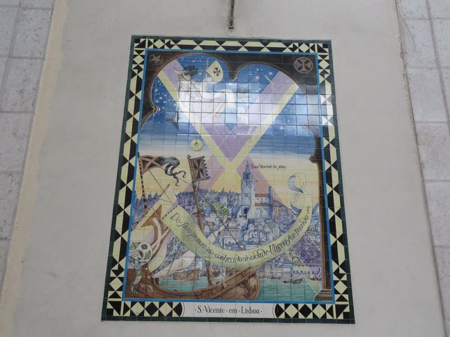 こんな感じですね。<br />ブラブラ見ていたらそのうち電車が入って来て中に座れました。<br /><br />出発間際になると結構人が乗って来て、立っている人も多数いました。<br />