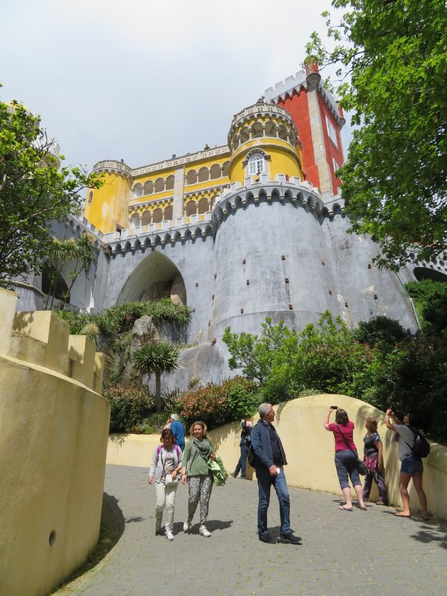 一通り見たのでペーナ宮殿を後にします。