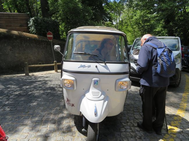 私が降りたら、おじいさんが乗りに来た。<br />帰りのお客さんがいて良かったね。