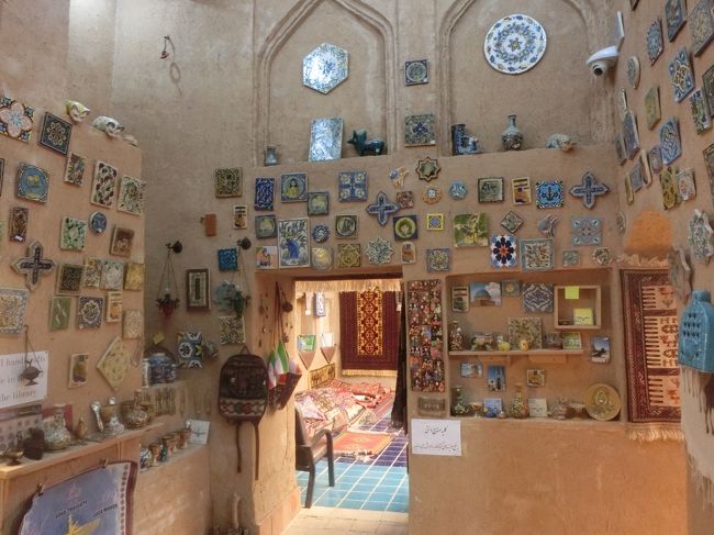 雑貨屋さんでした。