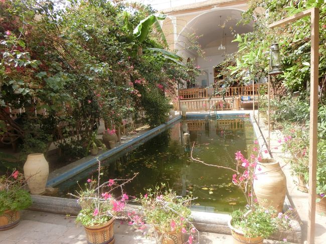 むしろこの中庭の方が味があって好きでした。