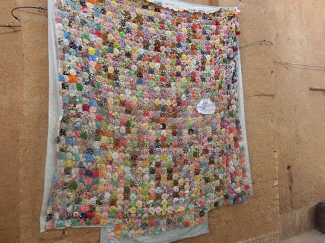 遠くから見ると「なんだこれ？」という感じですが…