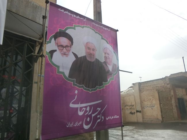 広場から住宅街の方へ抜け、観光客が歩かないようなエリアに入ると、途端にこんな感じに。