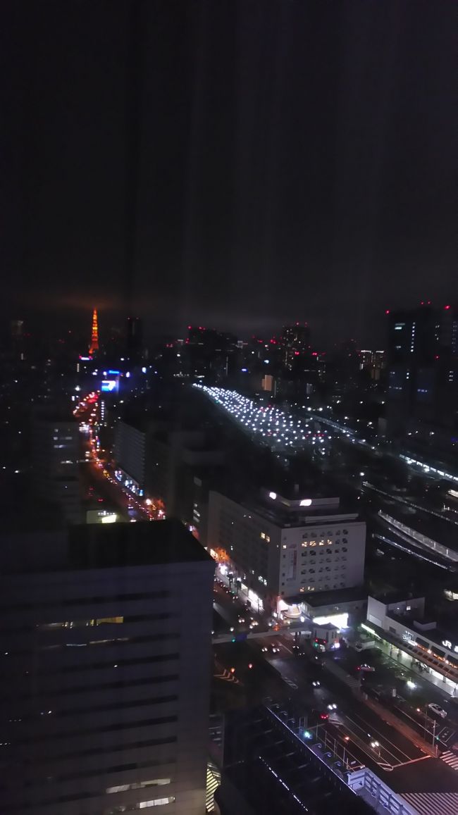 遠くに東京タワー。