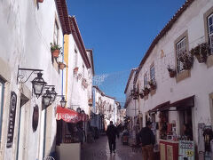 ディレイタ通りを進みました。　平和だわ～。和むわ～。
ポルトガルにもこんな町があったのね。