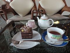 16：25 今日もアリアカラへ。
前日は飲み放題しにきましたが、今日はおやつにケーキセットをいただきます。
朝食が遅めだったので、ランチはスキップです。