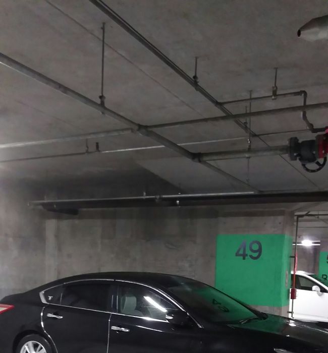 駐車場は入庫から24時間1500円になります。