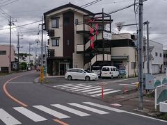 花菖蒲園を過ぎ、ときがわ町役場脇と過ぎると、地元の和菓子屋さん「前澤屋」に到着しました。ここで小休止します。