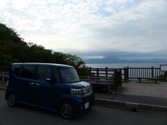 7時半。
さらにその先に進み、「美保関灯台」にやってきました。