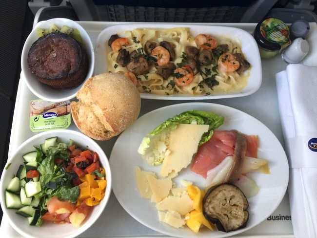 海老の乗ったフィットチーネが残念。