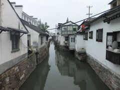 「東洋のベニス」と言われるだけあって、街の所々には水路が敷かれている。平江路というエリアは特に古民家が残り、ちょっといい感じ。