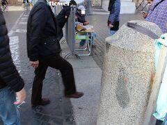 イタリアとバチカン市国の国境です！ｗ