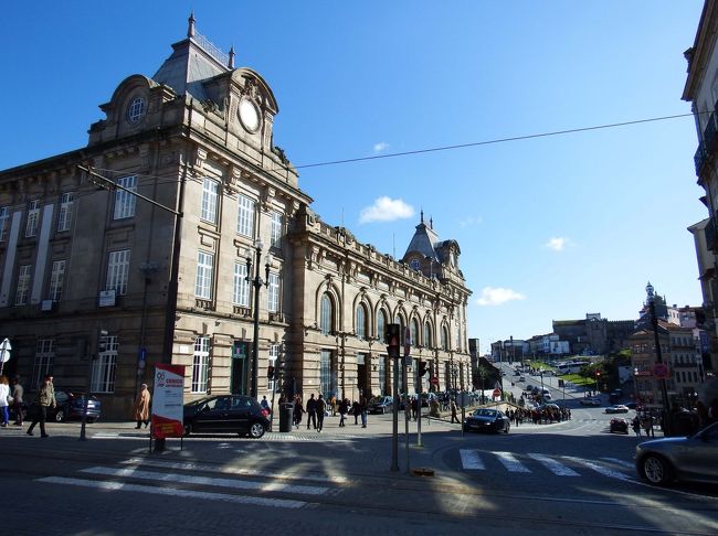 坂道を降りて、サンベント駅まで戻ってきました。