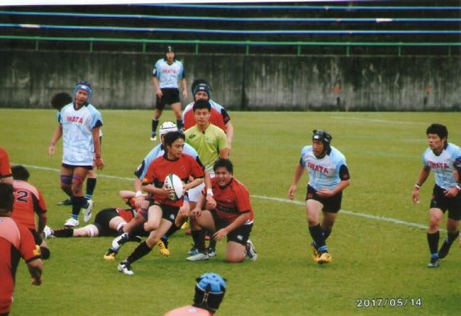 ラグビー場へ着いたら、中学選抜ｖｓラグビースクール選抜との試合は終わっていて、県社会人選手権の決勝の後半が行われていた。