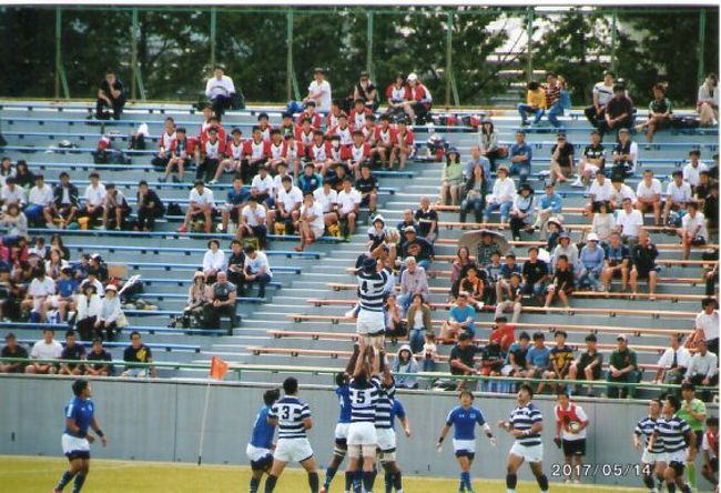 大学の強豪同士　明治　ｖｓ　東海の今日のメインゲームが始まった。<br />こんなビッグ・ゲームは静岡ではこの時しか見られないから、高校のラグビー部の生徒達も大勢観戦に駆け付けた。