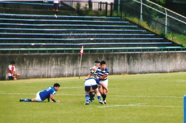 最後のノーサイド直前、ロックの柱の留学生二人を擁した東海の強力フォワードに押し込まれ明治は逆転された。しかしながらとても好試合であったのは間違いない。